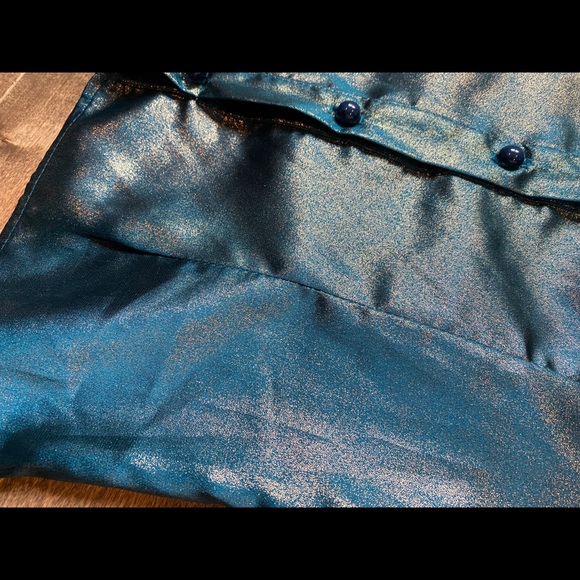 Shiny blouse - Picture 3 of 3